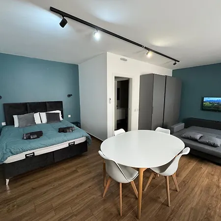 Modern In * Victoria