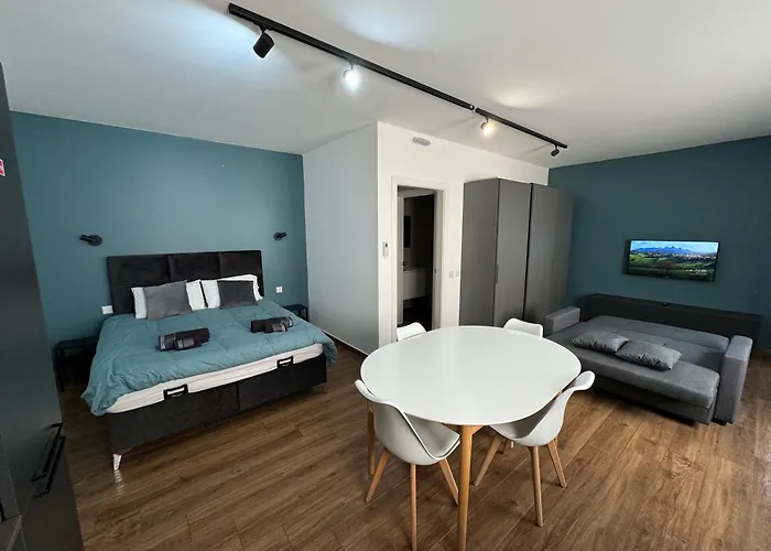 Modern In * Victoria