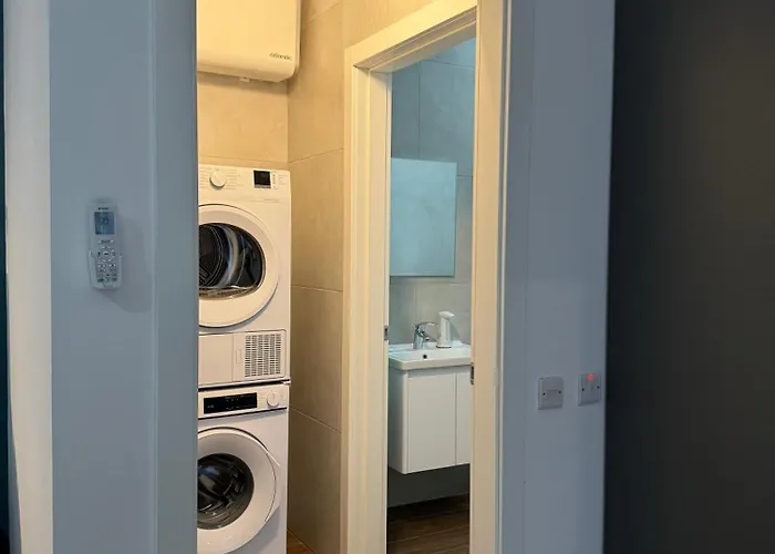 Modern In * Victoria